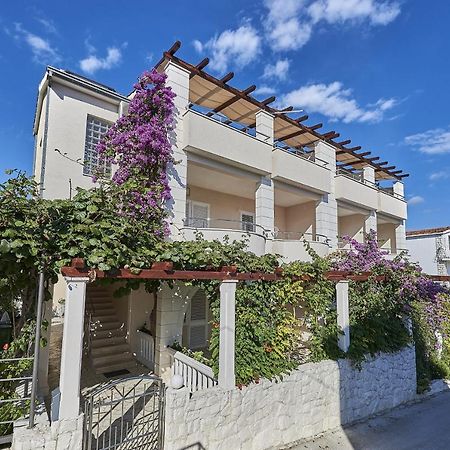 Apartments With A Parking Space Mavarstica, Ciovo - 17803 Trogir Bagian luar foto