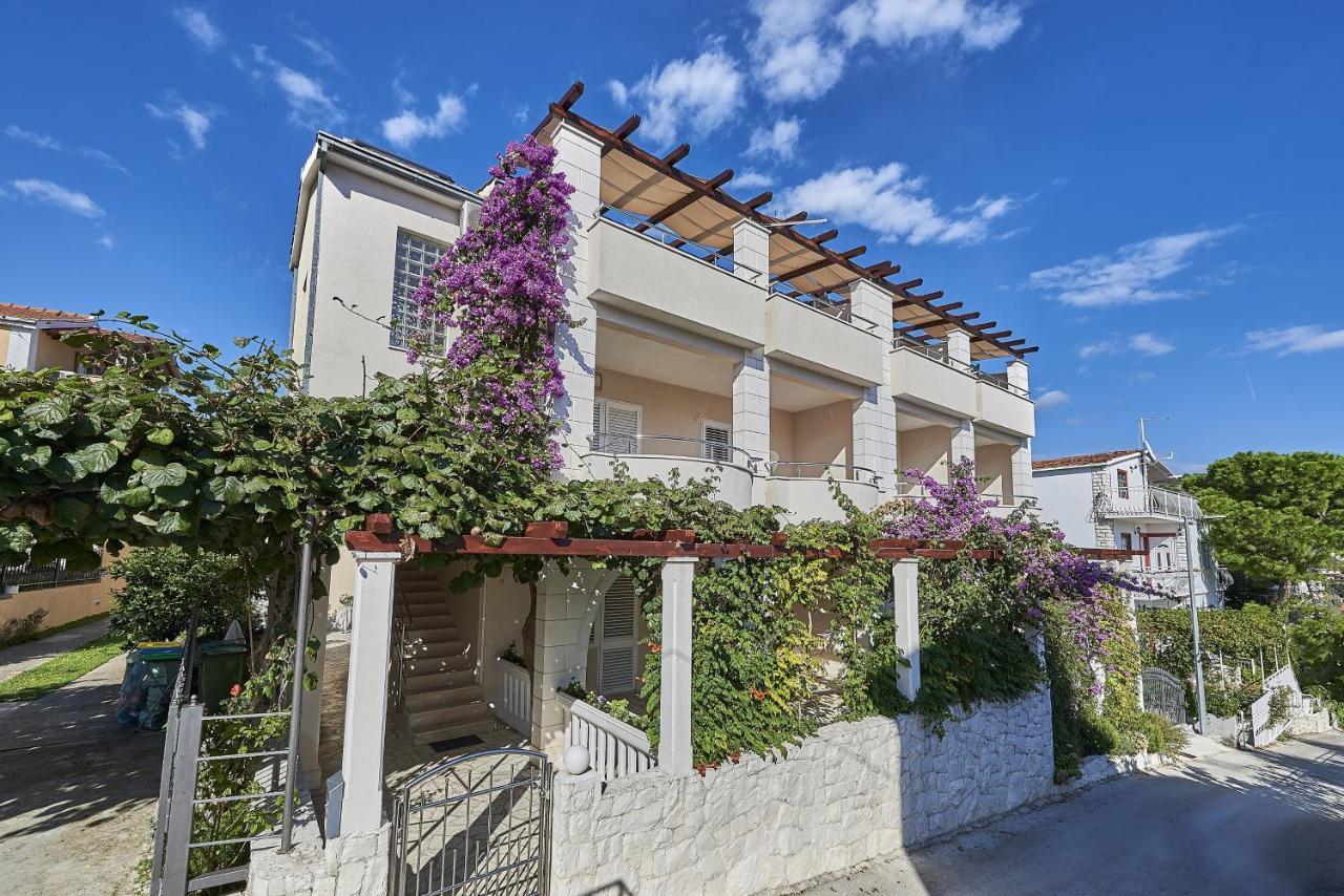 Apartments With A Parking Space Mavarstica, Ciovo - 17803 Trogir Bagian luar foto