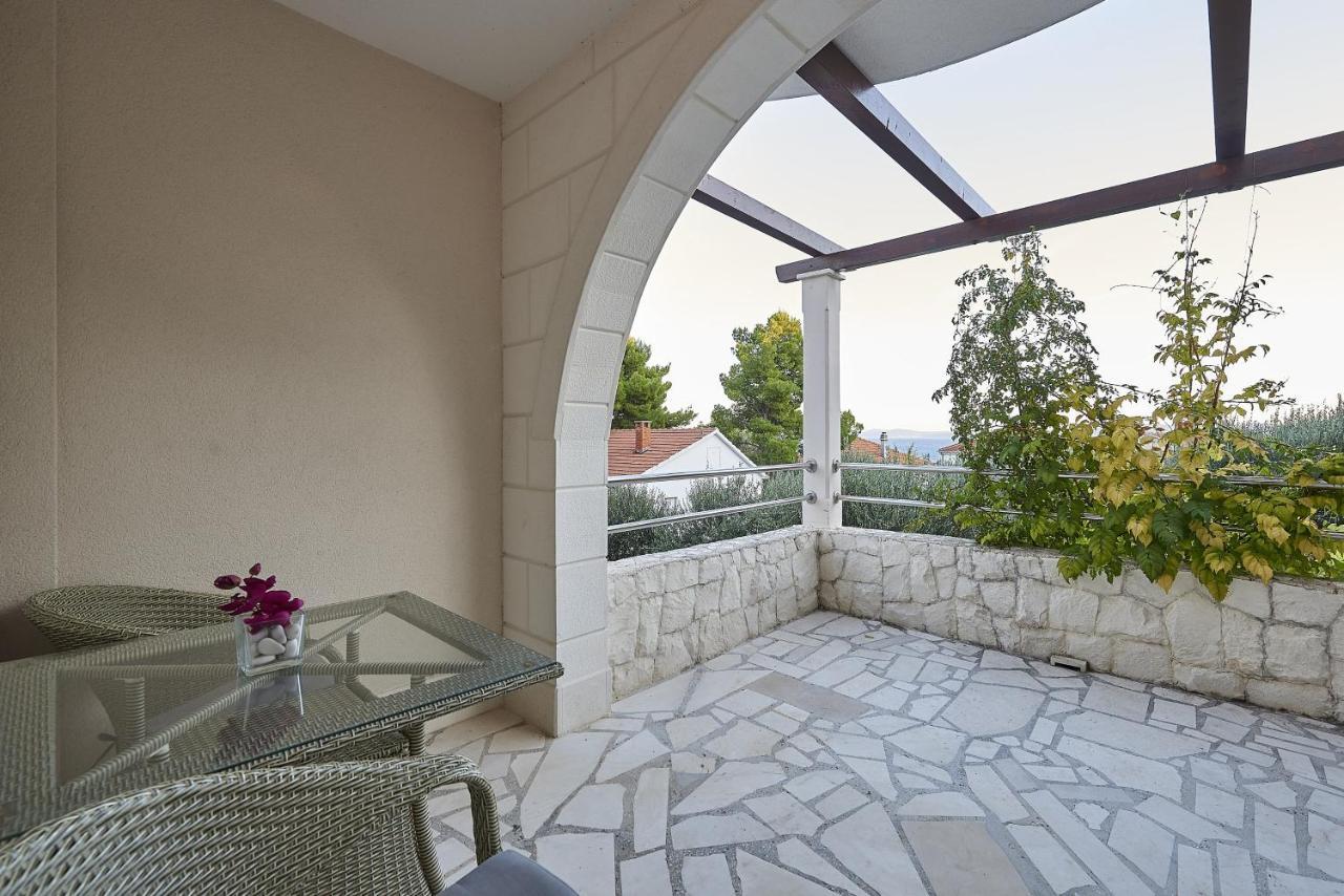Apartments With A Parking Space Mavarstica, Ciovo - 17803 Trogir Bagian luar foto
