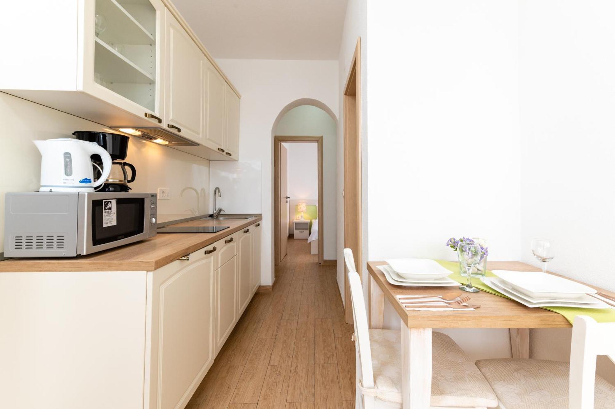 Apartments With A Parking Space Mavarstica, Ciovo - 17803 Trogir Ruang foto