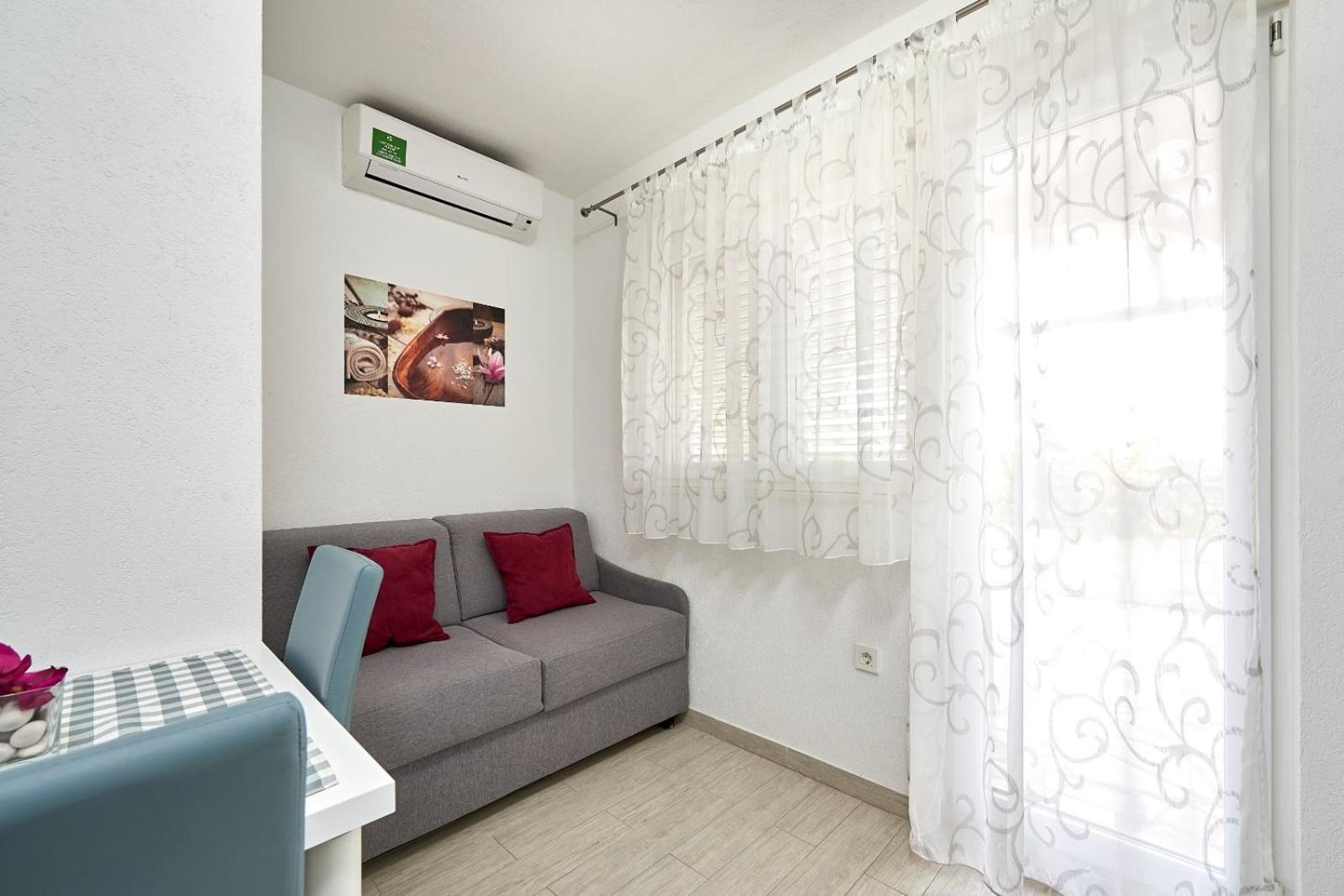 Apartments With A Parking Space Mavarstica, Ciovo - 17803 Trogir Ruang foto