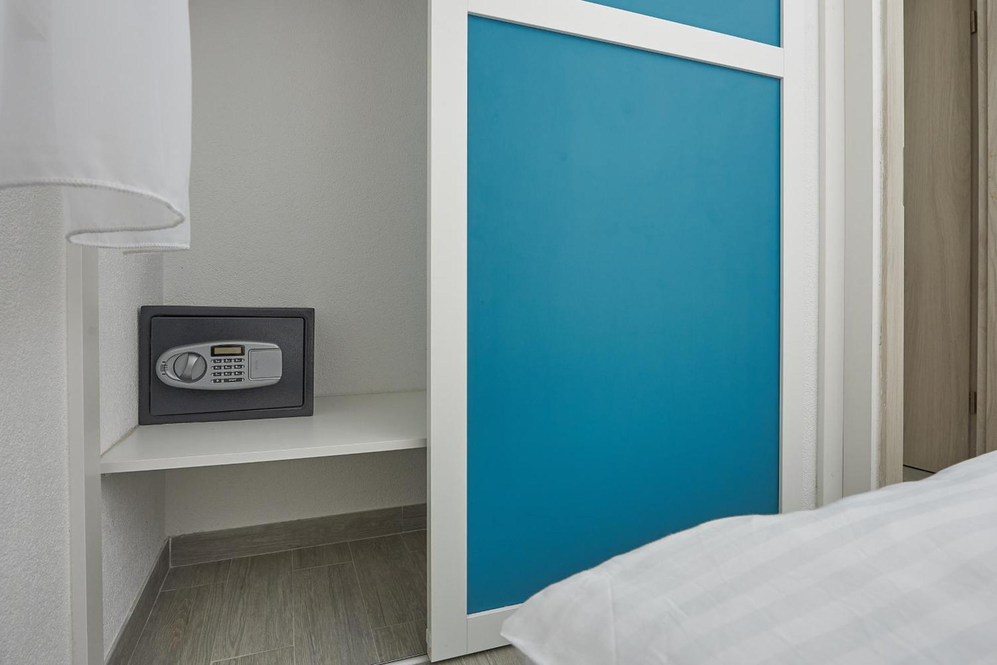 Apartments With A Parking Space Mavarstica, Ciovo - 17803 Trogir Ruang foto